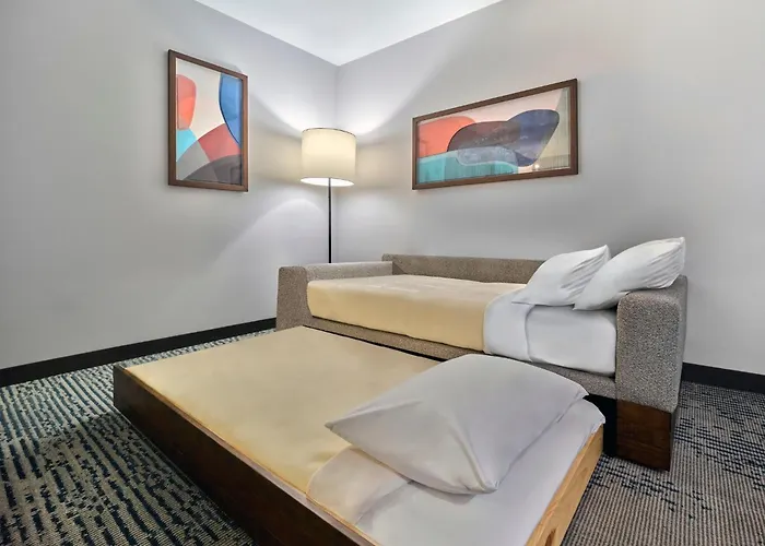 Springhill By Marriott Phoenix Hotel *